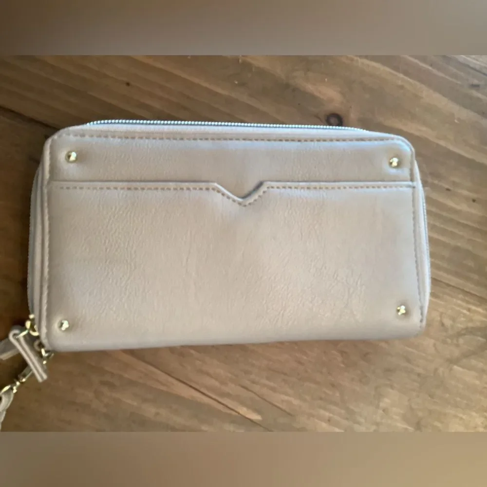 Mix No. 6 TAN ZIP AROUND FULL SIZE WALLET WRISTLET NEW